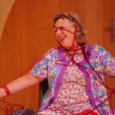vous-avez-dit-bizarre-spectacle-adultes-2015-compagnie-ni-plus-ni-moins-ateliers-theatre-vannes.jpg